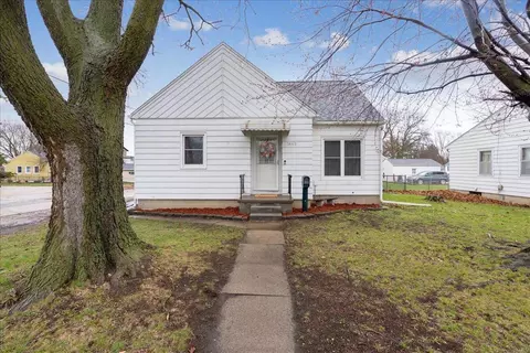 1449 W 11th St, Waterloo, IA 50702