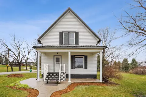 203 River Dr N, Quasqueton, IA 52326
