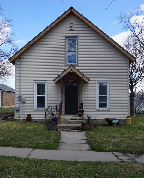 1425 11th St, Eldora, IA 50627 photo 2