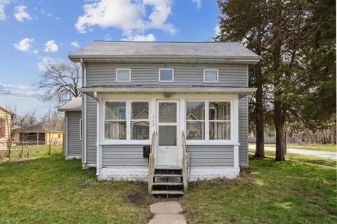 302 Adams St, Waterloo, IA 50703