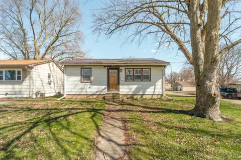 1057 Dundee Ave, Waterloo, IA 50701