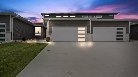 1219 Loren Dr, Cedar Falls, IA 50613
