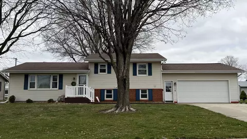 716 Sunset St, New Hampton, IA 50659