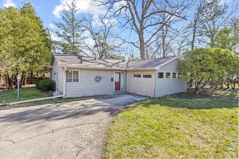 2428 Rainbow Dr, Cedar Falls, IA 50613