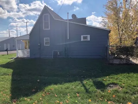 499 Short Ave, Marengo, IA 52301