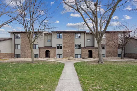 3911 Bradley Rd, Waterloo, IA 50701
