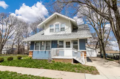729 Glenwood St, Waterloo, IA 50703