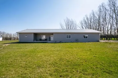 617 3rd St, Stout, IA 50673