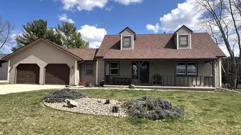 332 S Sheakley Ave, New Hampton, IA 50659