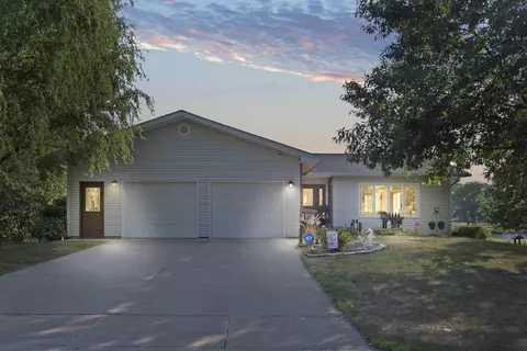 3002 Alice Ave, Cedar Falls, IA 50613