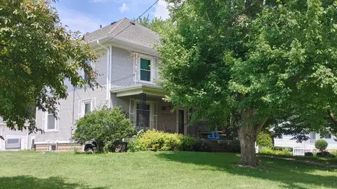 705 NW 8th Ave, Independence, IA 50644