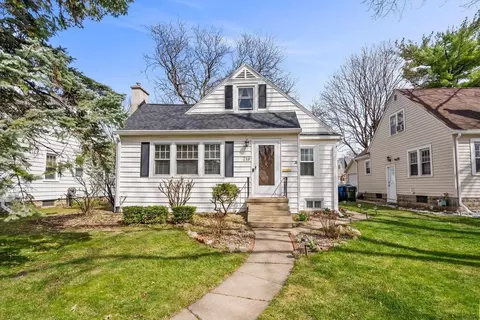 219 Hillside Ave, Waterloo, IA 50701