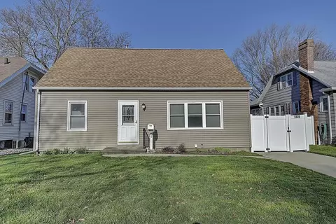 1320 Kimball Ave, Waterloo, IA 50702