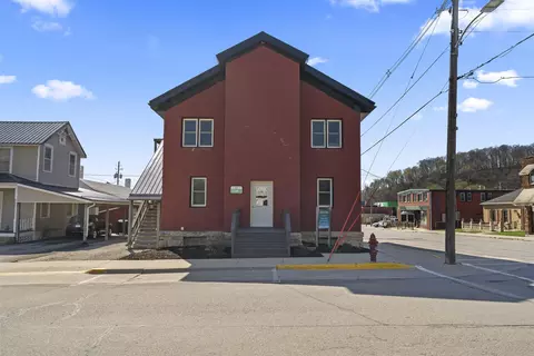 111 Cedar St, Elkader, IA 52043