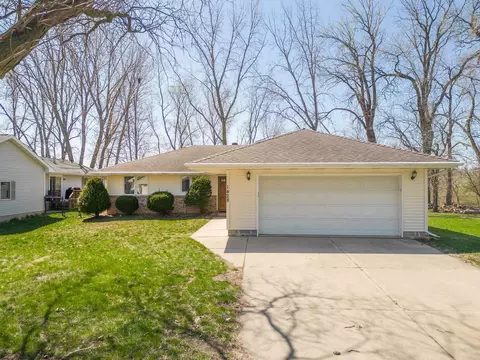 1428 Danish Dr, Cedar Falls, IA 50613
