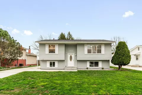 1413 Ingersoll Rd, Waterloo, IA 50701