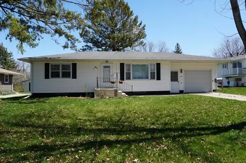 1110 Cedar St, Charles City, IA 50616