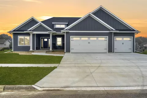 103 Fieldstone Dr, Reinbeck, IA 50669