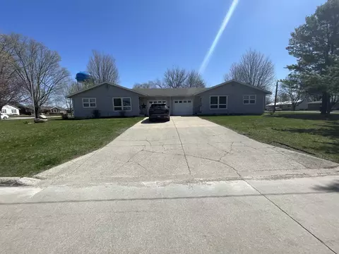 759 E 5th St, Cresco, IA 52136