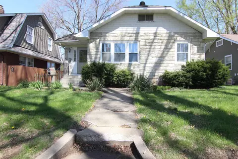 606 Home Park Blvd, Waterloo, IA 50701