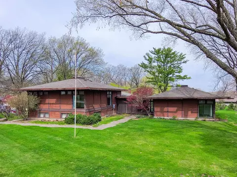 1228 Grand Blvd, Cedar Falls, IA 50613