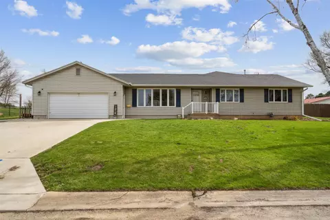 1216 2nd St SE, Oelwein, IA 50662