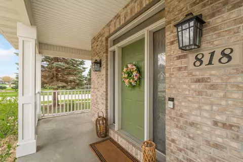 818 Eagle Ridge Rd, Cedar Falls, IA 50613