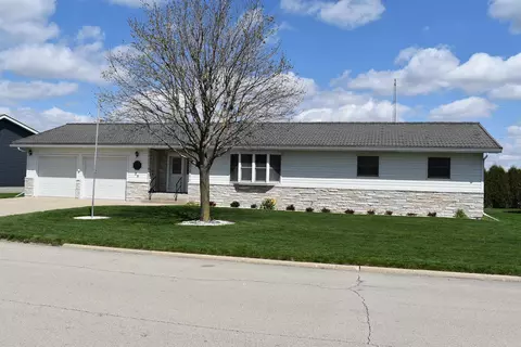 25 Liberty Dr, Osage, IA 50461