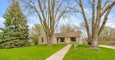 201 N Division St, Cedar Falls, IA 50613
