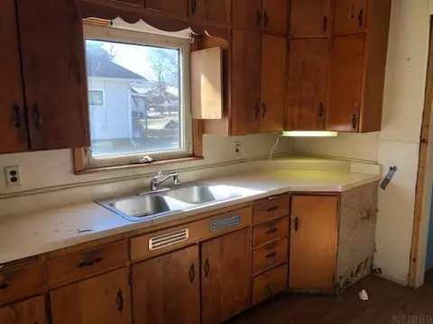 165 N 3rd St, Maynard, IA 50655 photo 9