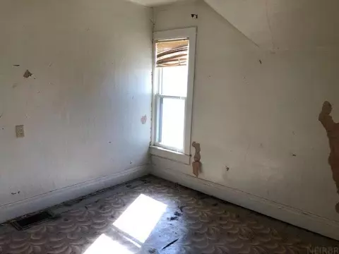 165 N 3rd St, Maynard, IA 50655 photo 4