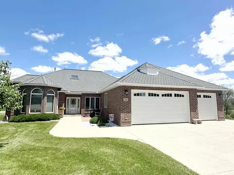 1306 Blue Grass Dr, Decorah, IA 52101