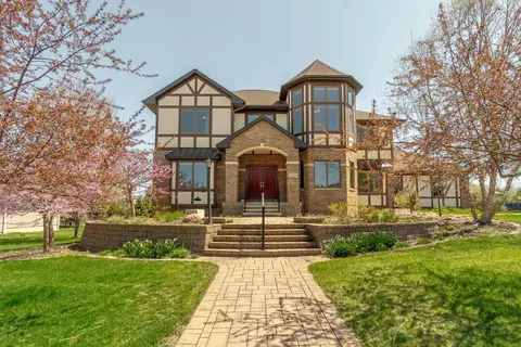 504 Winding Rdg, Cedar Falls, IA 50613