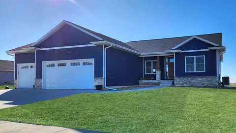 720 Schumacher Blvd, Denver, IA 50622