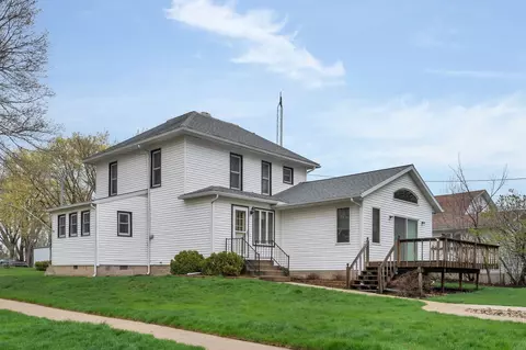 801 E Main St, New Hampton, IA 50659