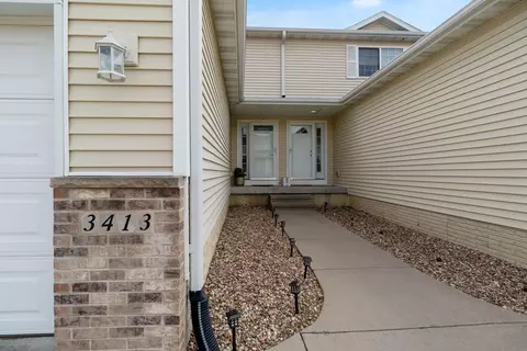 3413 Crown Ct, Waterloo, IA 50702