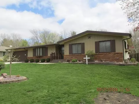 3007 Yorkshire Blvd, Charles City, IA 50616