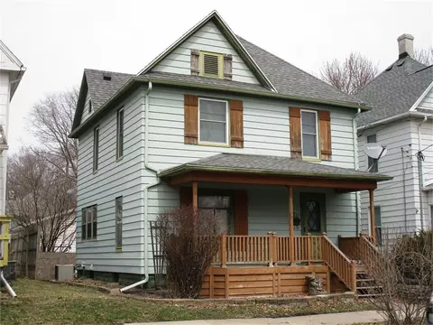 120 W Wellington St, Waterloo, IA 50701