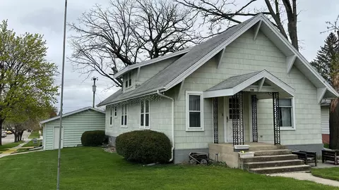 402 E Railroad St, Fredericksburg, IA 50630