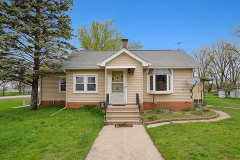 3760 Wagner Rd, Waterloo, IA 50703