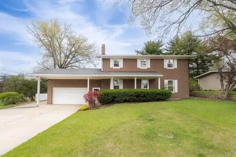 1617 W 18th St, Cedar Falls, IA 50613
