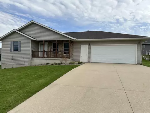 109 Randall Dr, Decorah, IA 52101