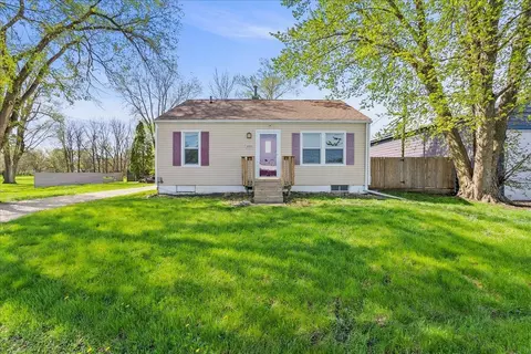 2713 Center St, Cedar Falls, IA 50613