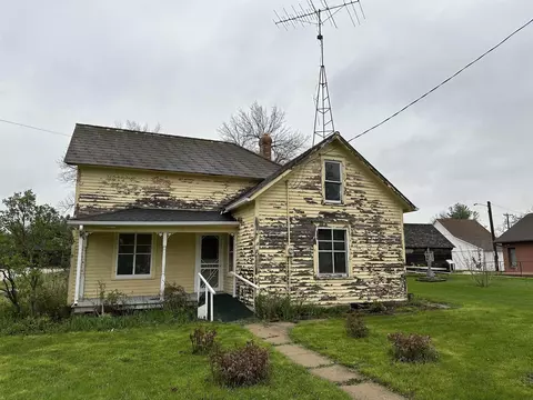 325 S Main St, Spillville, IA 52168