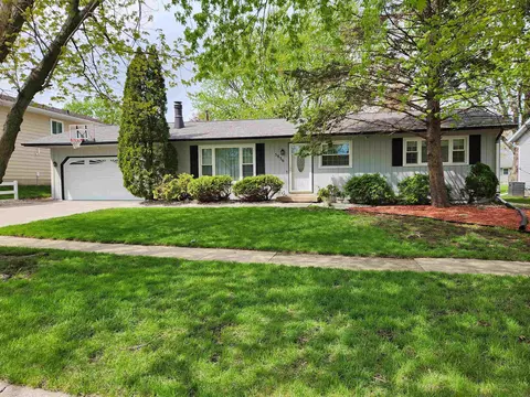 5836 Blue Sage Rd, Waterloo, IA 50701