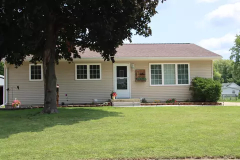 543 Marshall Ave, Evansdale, IA 50707