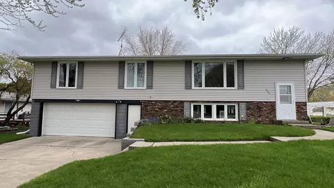 608 Evergreen St, New Hampton, IA 50659