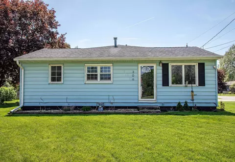 306 Trail Ave, Evansdale, IA 50707