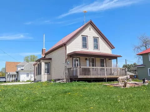 613 W Main St, Waukon, IA 52172