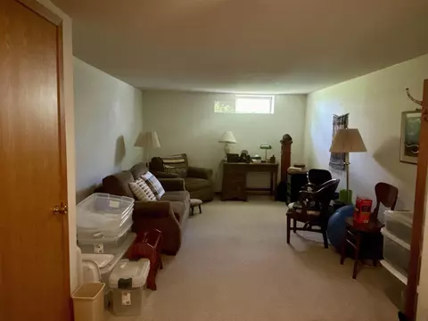 404 Pleasant Hill Dr, Decorah, IA 52101 photo 11